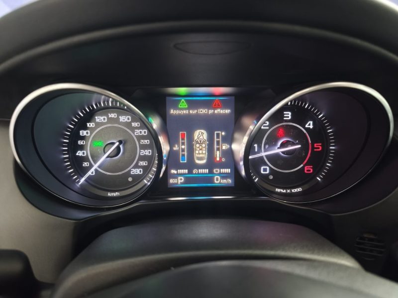 JAGUAR JAGUAR XE 2.0 180 Cv PORTFOLIO - CAMERA AVANT ET ARRIERE - GPS - CUIR - CARPLAY - AUDIO MERIDIAN  2015