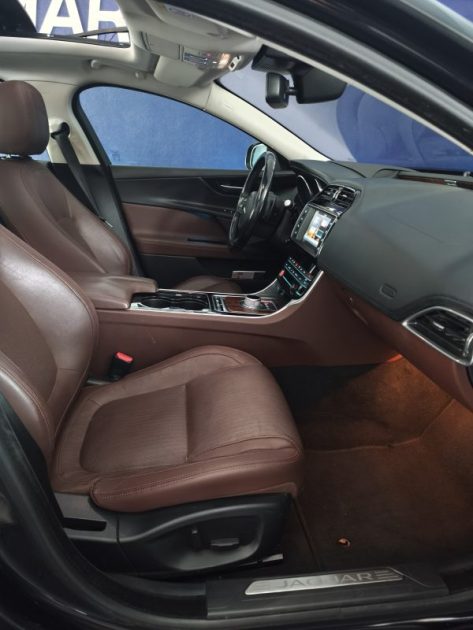 JAGUAR JAGUAR XE 2.0 180 Cv PORTFOLIO - CAMERA AVANT ET ARRIERE - GPS - CUIR - CARPLAY - AUDIO MERIDIAN  2015