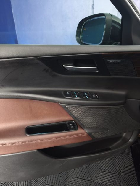 JAGUAR JAGUAR XE 2.0 180 Cv PORTFOLIO - CAMERA AVANT ET ARRIERE - GPS - CUIR - CARPLAY - AUDIO MERIDIAN  2015