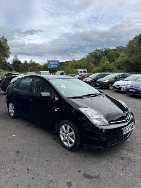 TOYOTA PRIUS 1.5 VVT-i HYBRIDE LINEA SOL