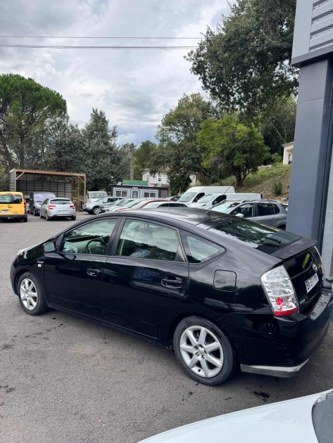 TOYOTA PRIUS 1.5 VVT-i HYBRIDE LINEA SOL