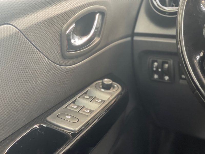 RENAULT CAPTUR SEULEMENT 61000KMS 0.9 TCE 90 ENERGY INTENS ECO2 GARANTIE 12 MOIS