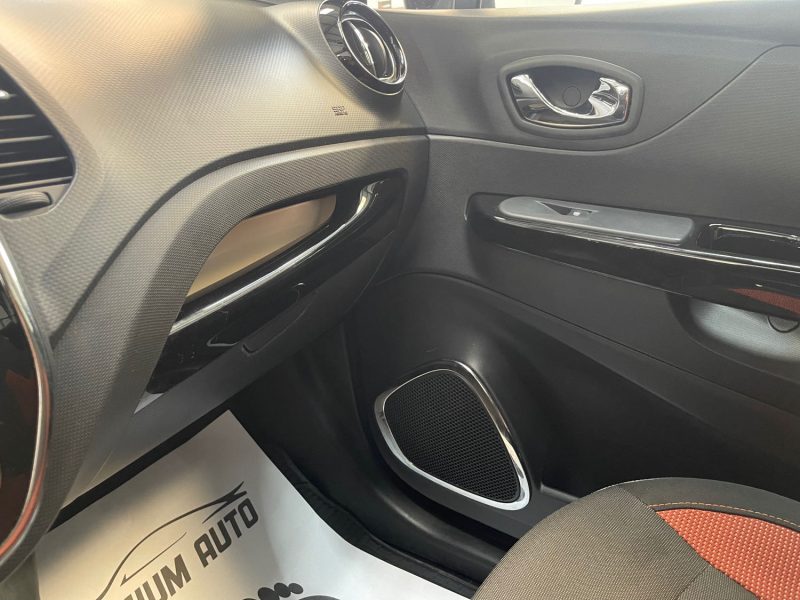 RENAULT CAPTUR SEULEMENT 61000KMS 0.9 TCE 90 ENERGY INTENS ECO2 GARANTIE 12 MOIS