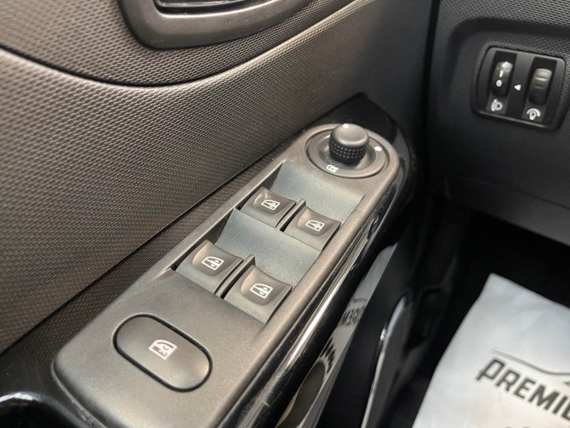 RENAULT CAPTUR SEULEMENT 61000KMS 0.9 TCE 90 ENERGY INTENS ECO2 GARANTIE 12 MOIS