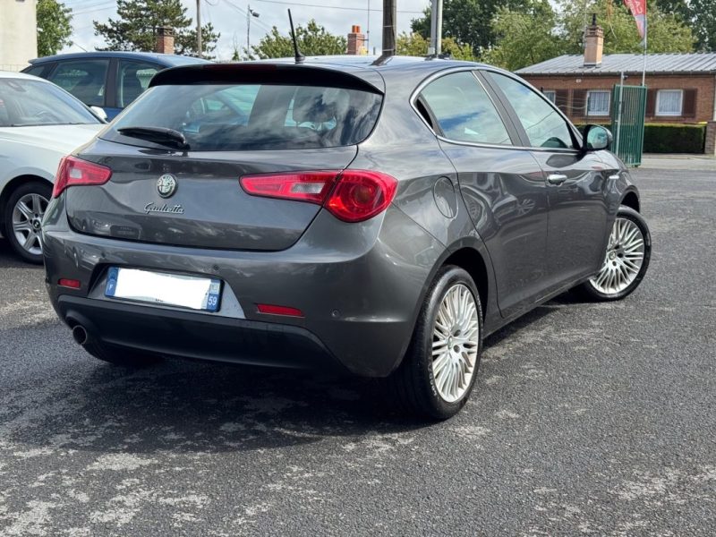 ALFA ROMEO  GIUILIETTA  1.6 JTDM 105 CV ET 6CV FISCAUX 