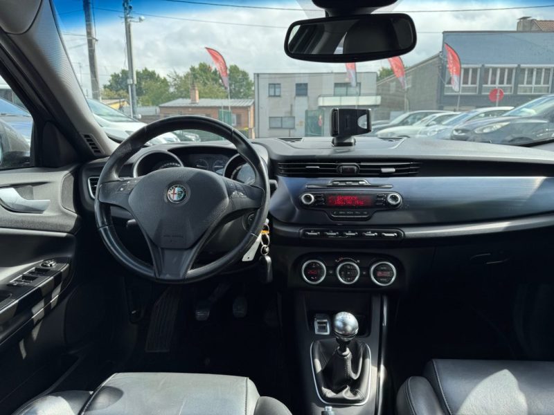 ALFA ROMEO  GIUILIETTA  1.6 JTDM 105 CV ET 6CV FISCAUX 