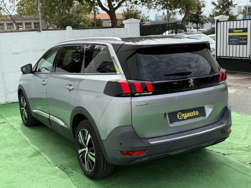 PEUGEOT 5008 2019