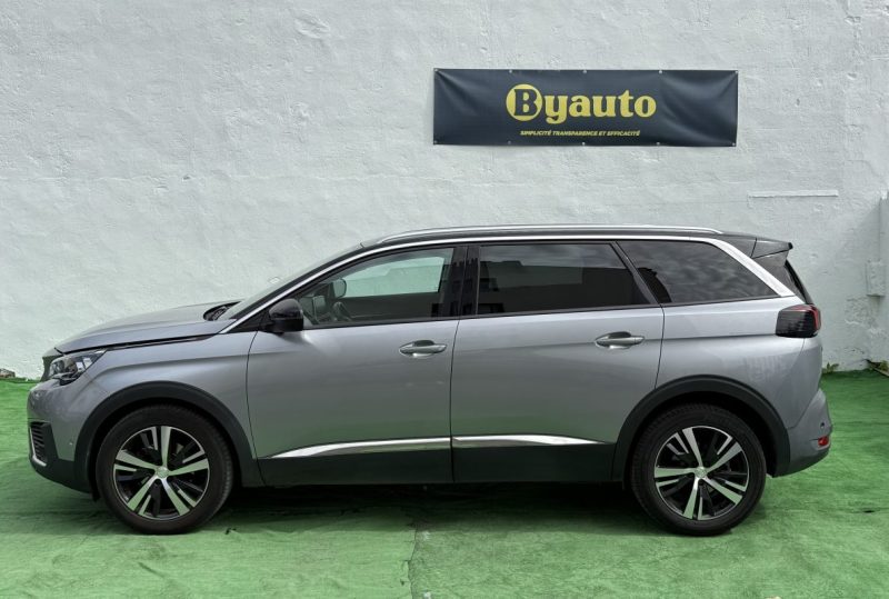 PEUGEOT 5008 2019