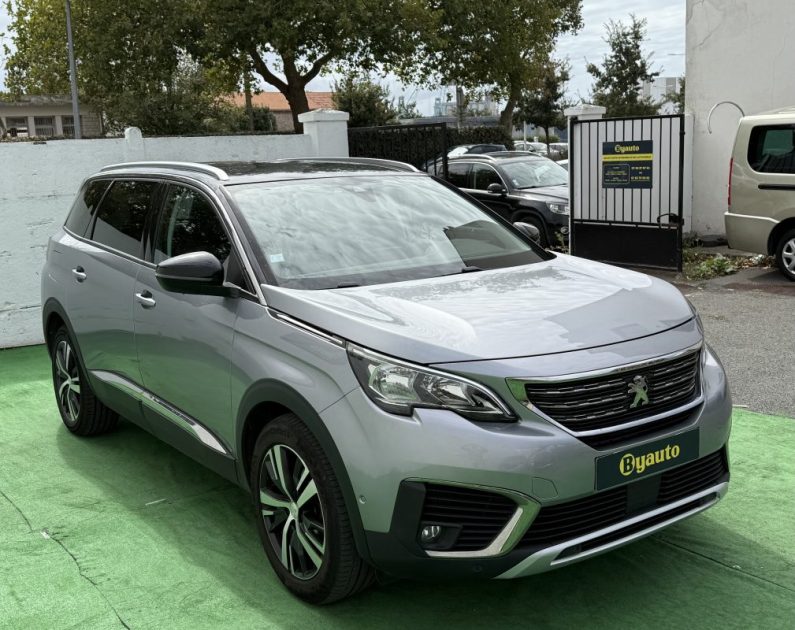 PEUGEOT 5008 2019