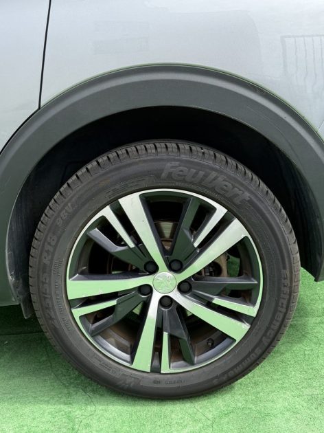 PEUGEOT 5008 2019
