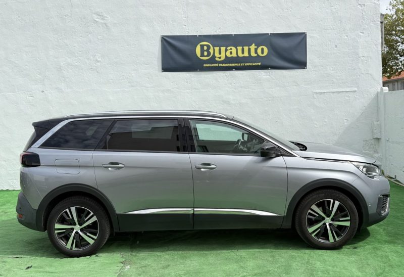 PEUGEOT 5008 2019
