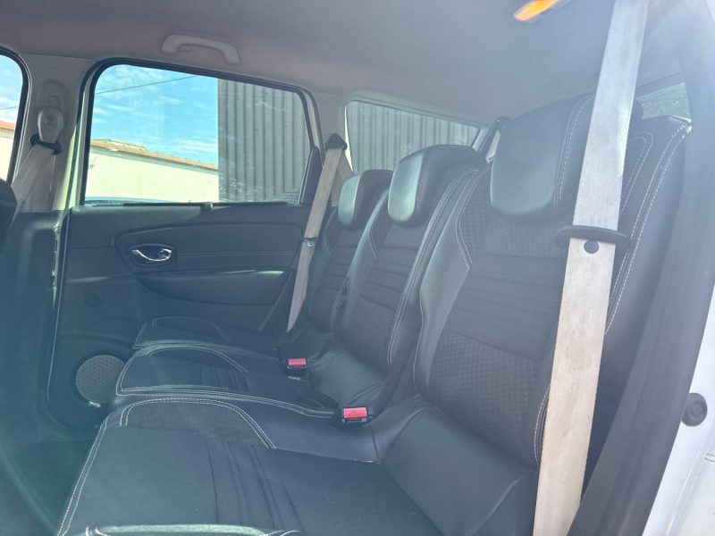 RENAULT GRAND SCENIC  2015