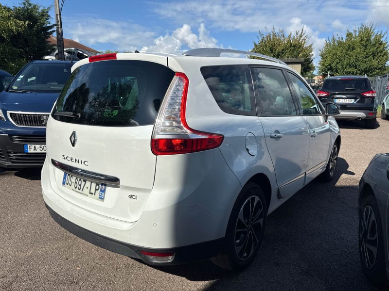 RENAULT GRAND SCENIC  2015
