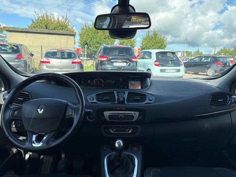 RENAULT GRAND SCENIC  2015