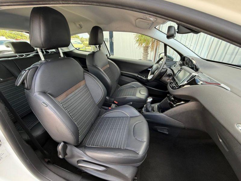 PEUGEOT 208 1.6 e-HDi allure 3p GARANTIE 12 MOIS