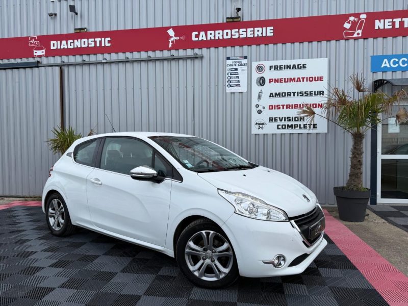 PEUGEOT 208 1.6 e-HDi allure 3p GARANTIE 12 MOIS
