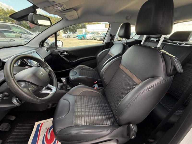 PEUGEOT 208 1.6 e-HDi allure 3p GARANTIE 12 MOIS