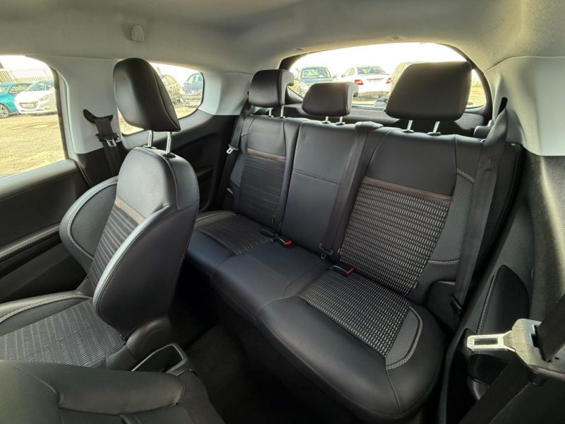 PEUGEOT 208 1.6 e-HDi allure 3p GARANTIE 12 MOIS