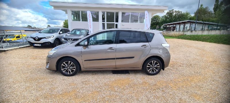 TOYOTA Verso - 111ch diesel