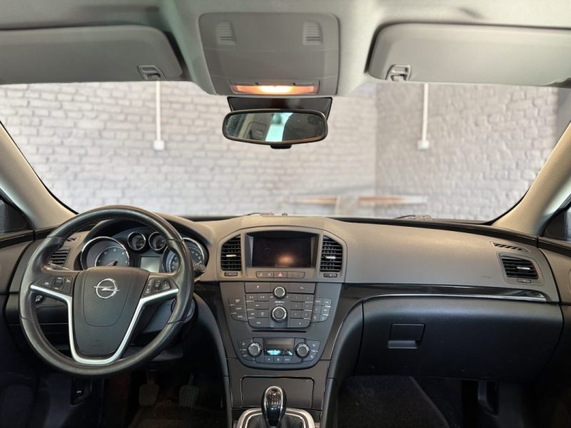 OPEL  INSIGNIA  2011