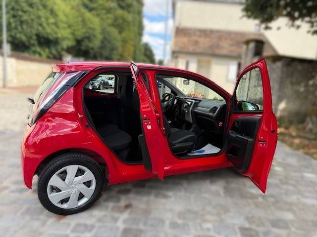 TOYOTA AYGO X-RED  2018