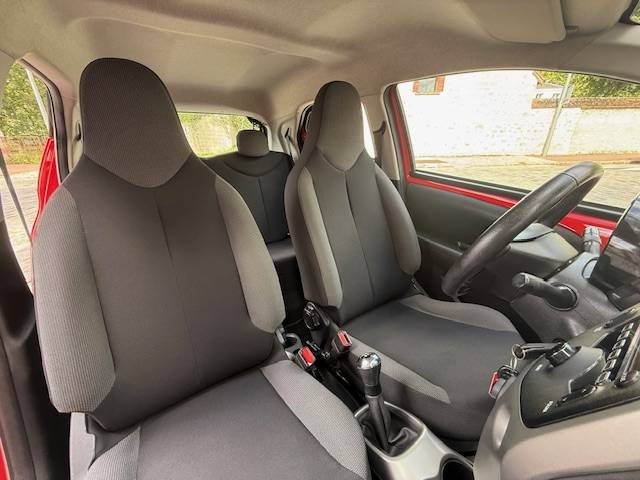 TOYOTA AYGO X-RED  2018