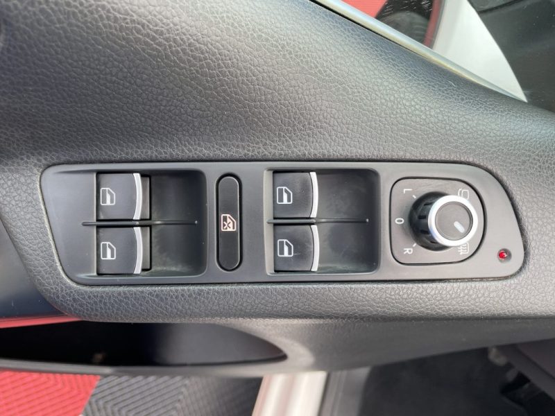 VOLKSWAGEN TIGUAN 2012