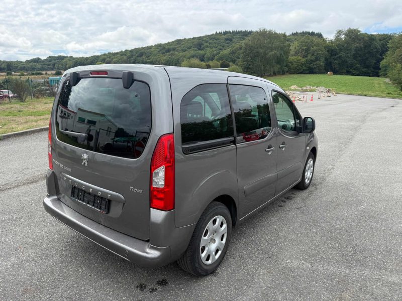 PEUGEOT PARTNER 2012