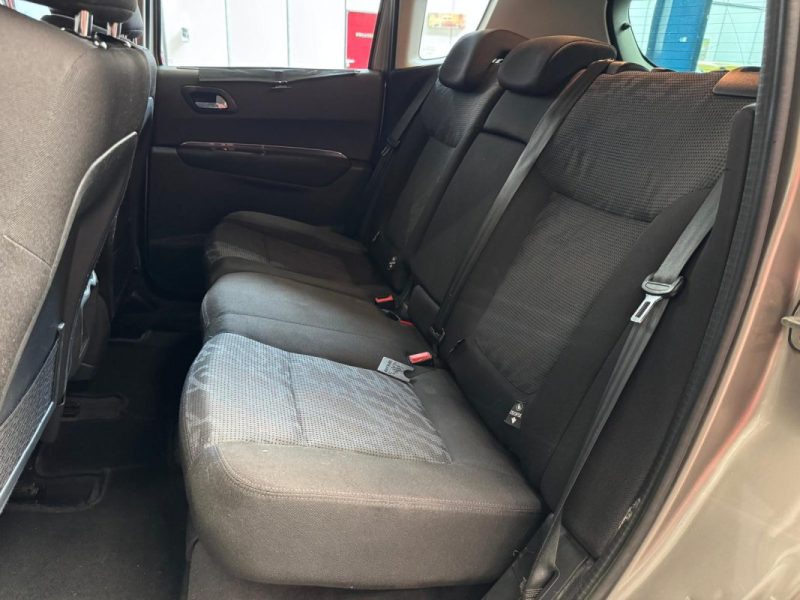 PEUGEOT 3008 1.6 HDi 112 Business Pack 