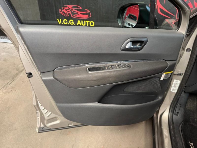 PEUGEOT 3008 1.6 HDi 112 Business Pack 