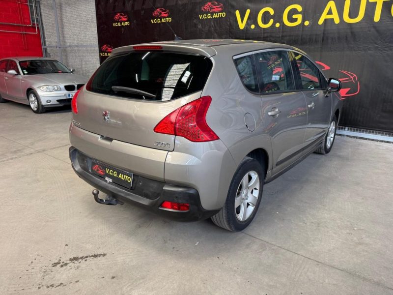 PEUGEOT 3008 1.6 HDi 112 Business Pack 