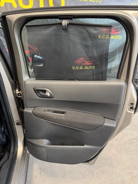 PEUGEOT 3008 1.6 HDi 112 Business Pack 