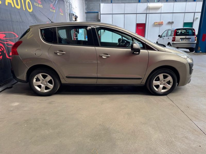 PEUGEOT 3008 1.6 HDi 112 Business Pack 