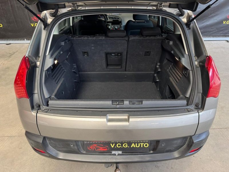 PEUGEOT 3008 1.6 HDi 112 Business Pack 