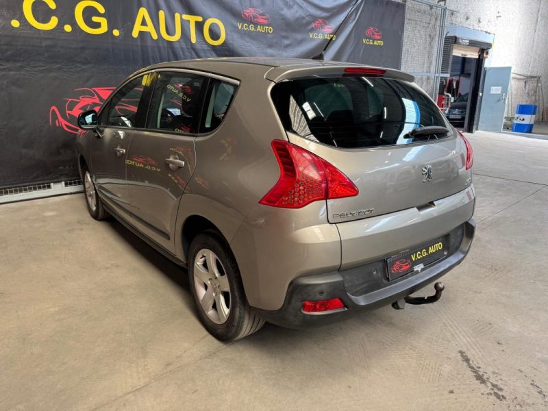 PEUGEOT 3008 1.6 HDi 112 Business Pack 