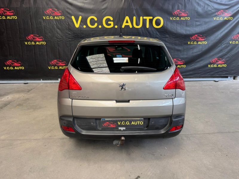 PEUGEOT 3008 1.6 HDi 112 Business Pack 