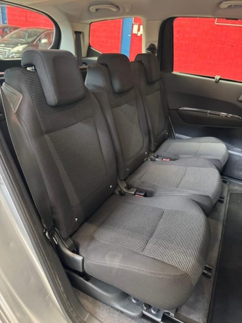 PEUGEOT 5008 1.6 HDi 112 Premium 7pl 