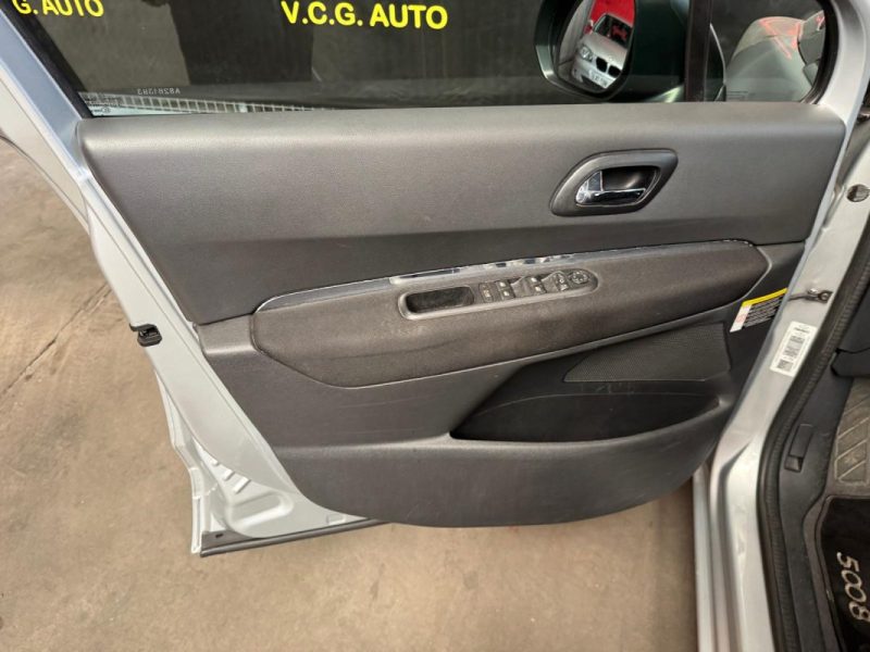 PEUGEOT 5008 1.6 HDi 112 Premium 7pl 