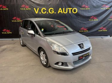 PEUGEOT 5008 1.6 HDi 112 Premium 7pl 