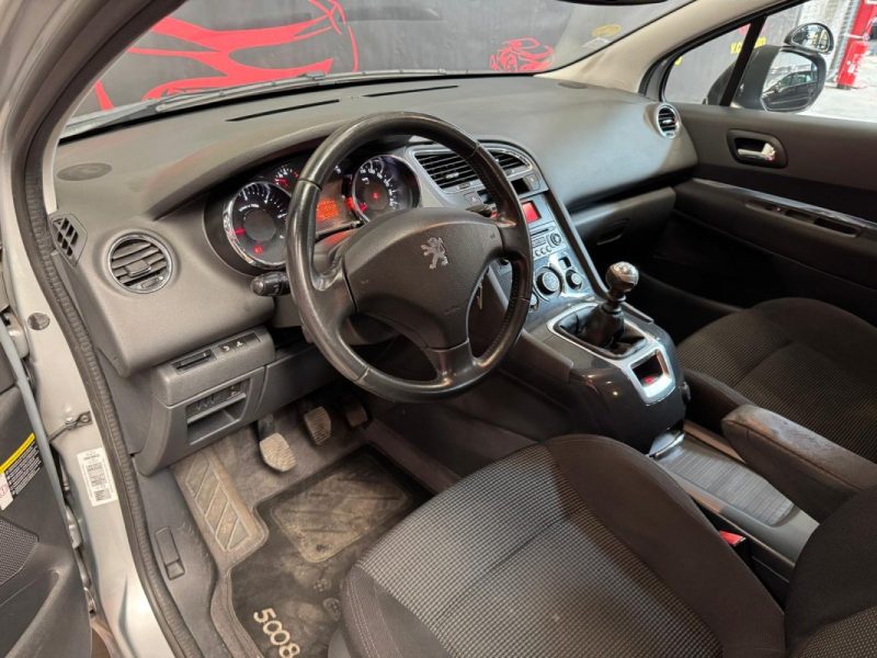 PEUGEOT 5008 1.6 HDi 112 Premium 7pl 