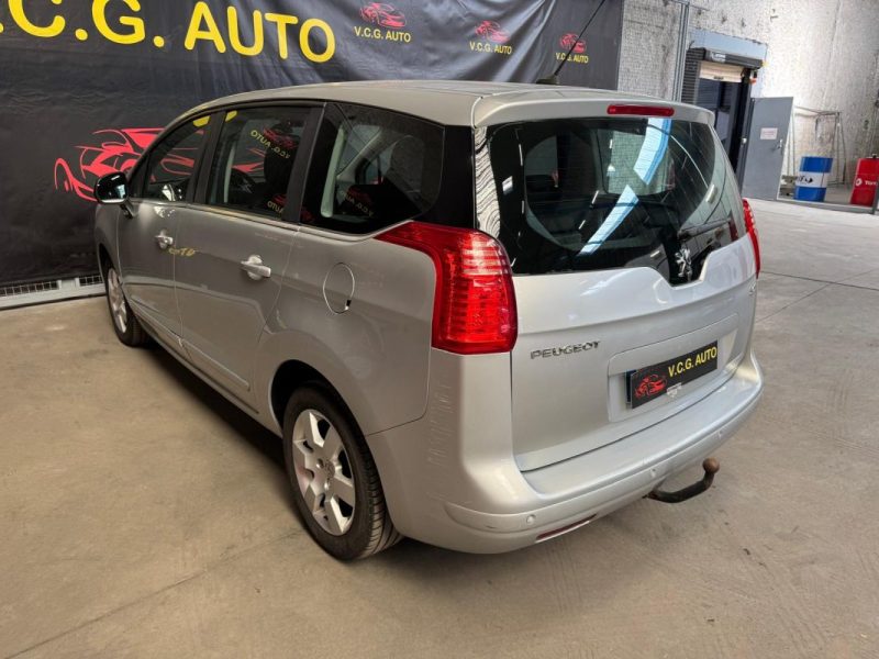 PEUGEOT 5008 1.6 HDi 112 Premium 7pl 