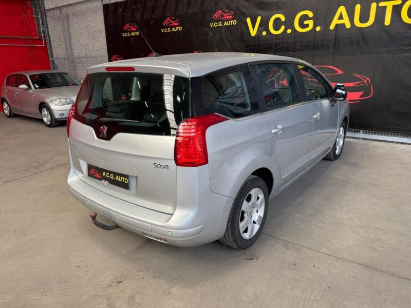 PEUGEOT 5008 1.6 HDi 112 Premium 7pl 