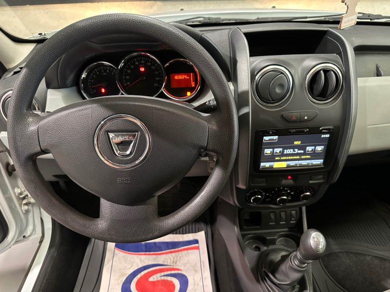 DACIA DUSTER 1.5 dCi 90ch Lauréate 4X2 boite 6