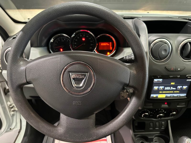 DACIA DUSTER 1.5 dCi 90ch Lauréate 4X2 boite 6