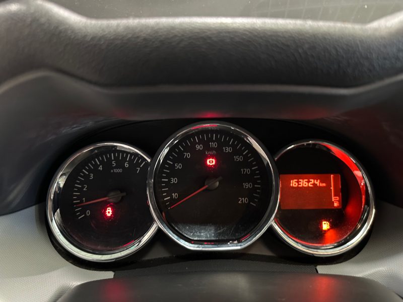 DACIA DUSTER 1.5 dCi 90ch Lauréate 4X2 boite 6