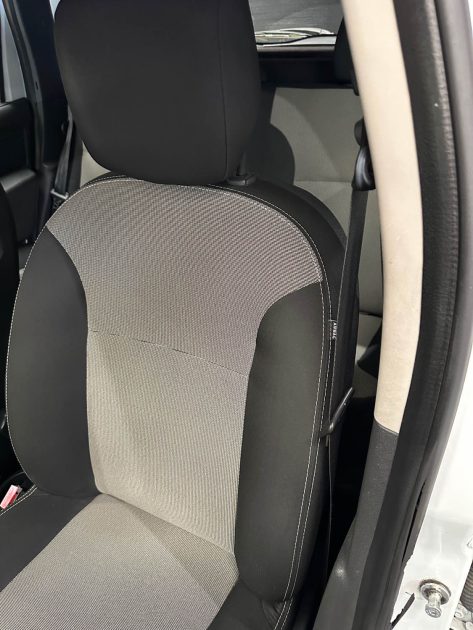 DACIA DUSTER 1.5 dCi 90ch Lauréate 4X2 boite 6