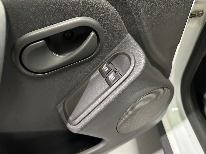 DACIA DUSTER 1.5 dCi 90ch Lauréate 4X2 boite 6