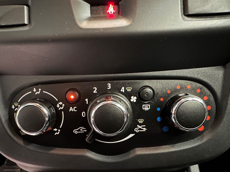 DACIA DUSTER 1.5 dCi 90ch Lauréate 4X2 boite 6