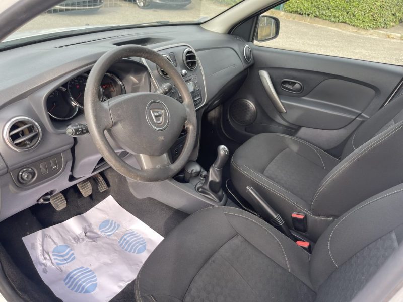 DACIA SANDERO PREMIERE MAIN CRIT AIR 1