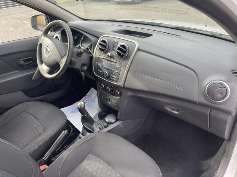 DACIA SANDERO PREMIERE MAIN CRIT AIR 1